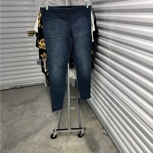 Apostrophe | Stretch Jeggings with Ankle Zipper in Dark Wash | size L
